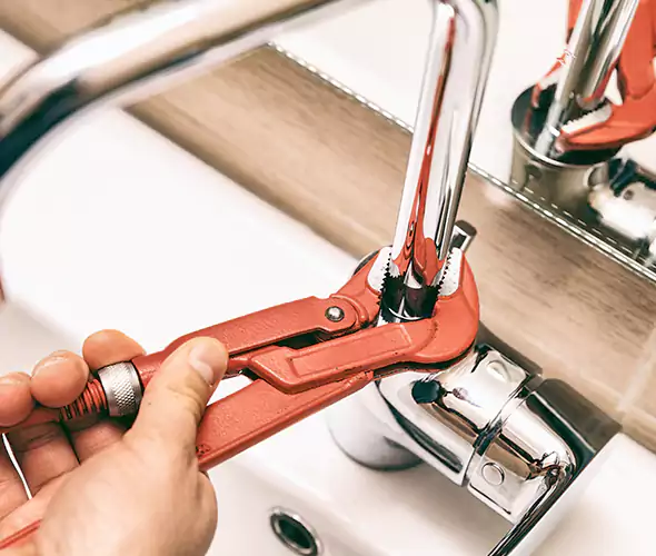 Expert Leak Repair Plumber in Ives Estates, FL