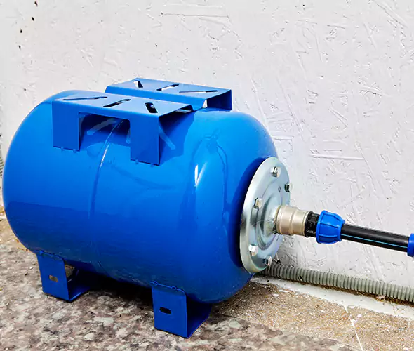 Expert Plumber for Well Pressure Tank Replacement in Ives Estates, FL: Schedule Affordable Tank Replacement Services with Us